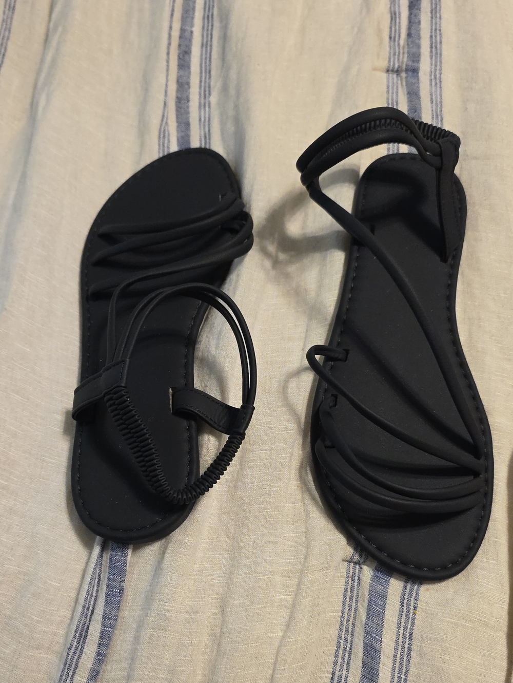 Women's Black Strappy Elastic Back Sandals